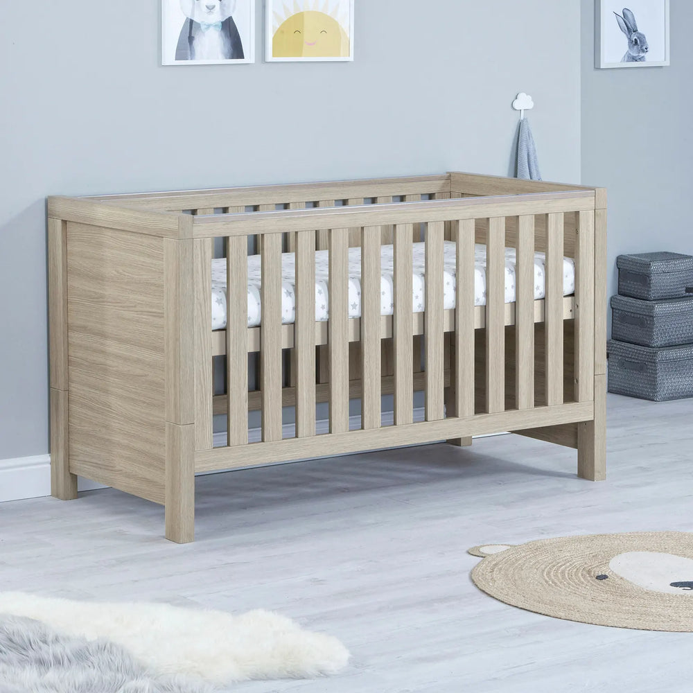 Babymore Luno Cot Bed without drawer in oak