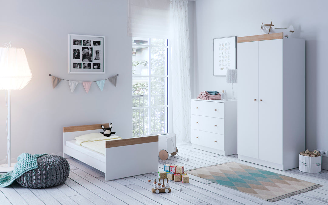 Little Acorns Burlington Cot Bed – White & Oak