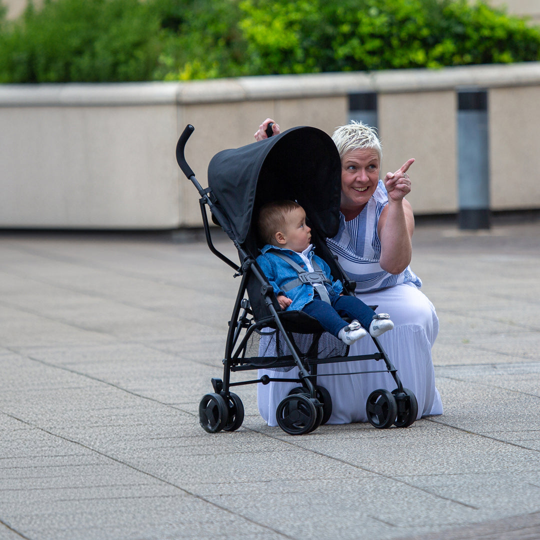Red Kite Push Me 2U midnight stroller Lifestye image